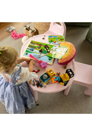 Bauen The Set: Table and Chairs