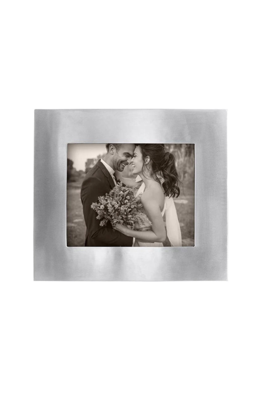Infinity 8x10 Frame – Atelier Modern